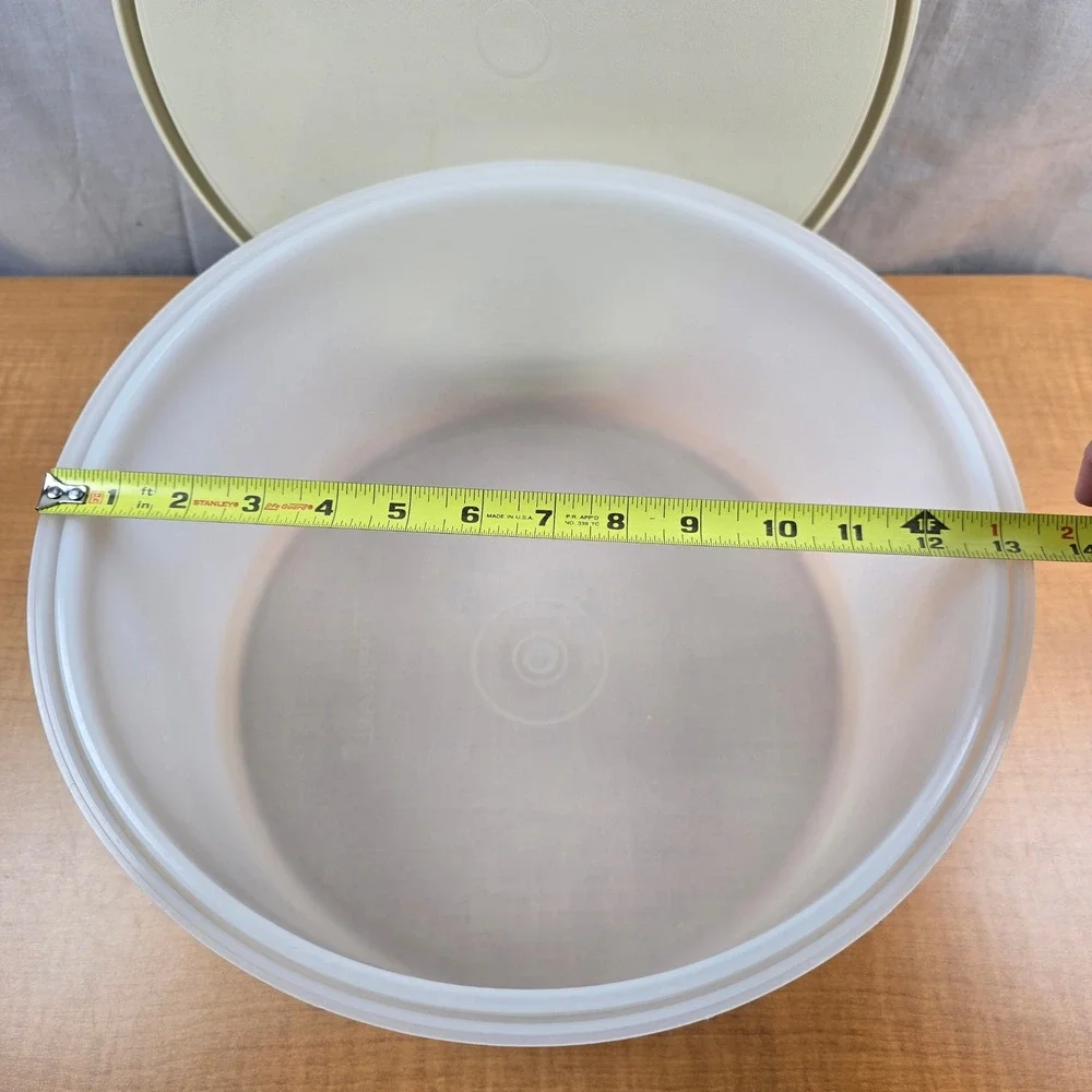 Tupperware Cake Container Carrier Base and Lid 12